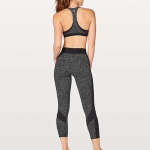 Lululemon Box It Out Tight
Night View White Black / Black